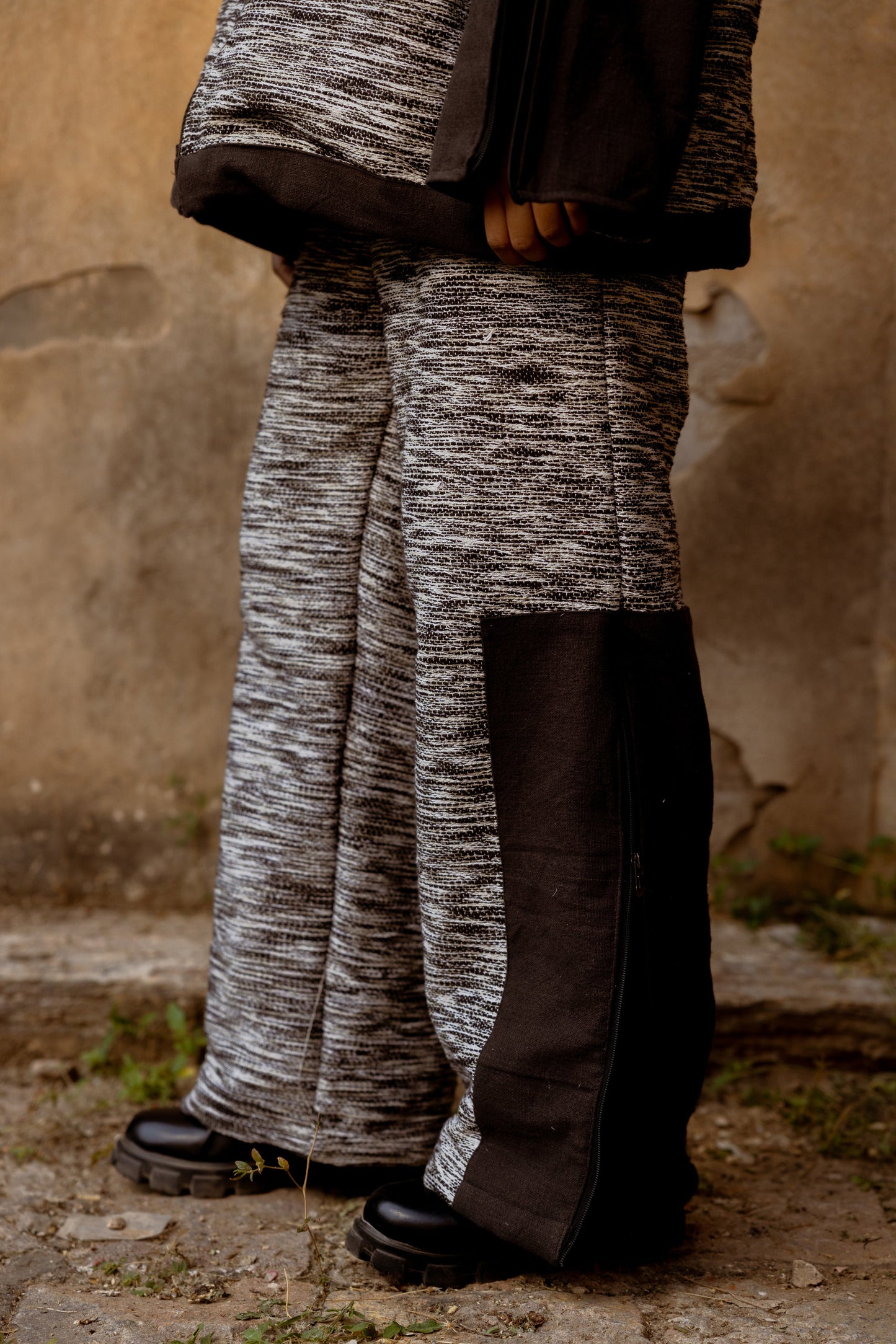 STARK CONTRAST HANDWOVEN - PANTS