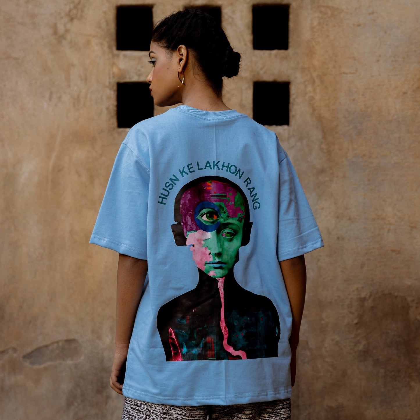 HUSN KE LAKHON RANG - Tshirt
