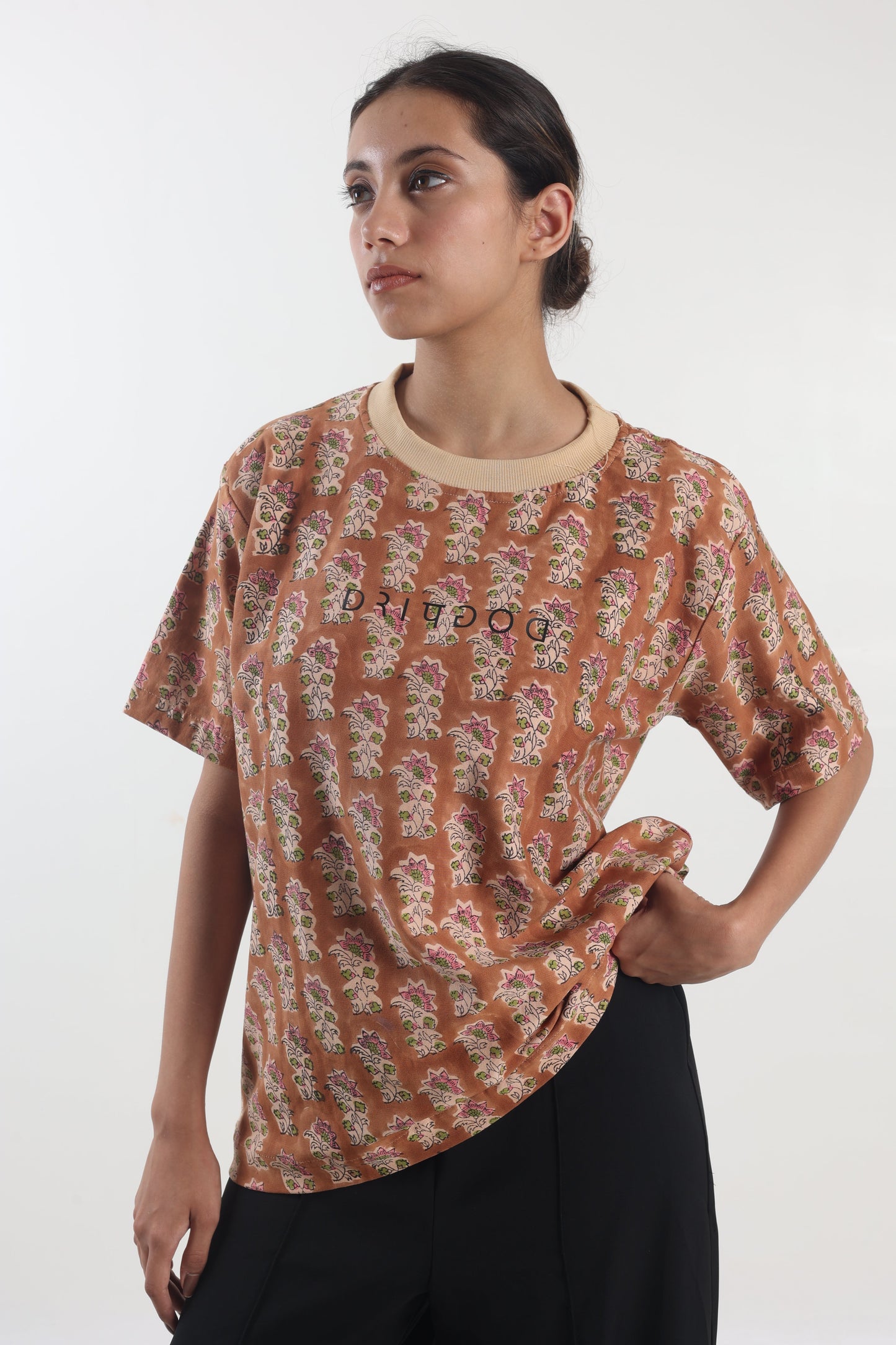 KHAKI BLOCK PRINTED - Tshirt